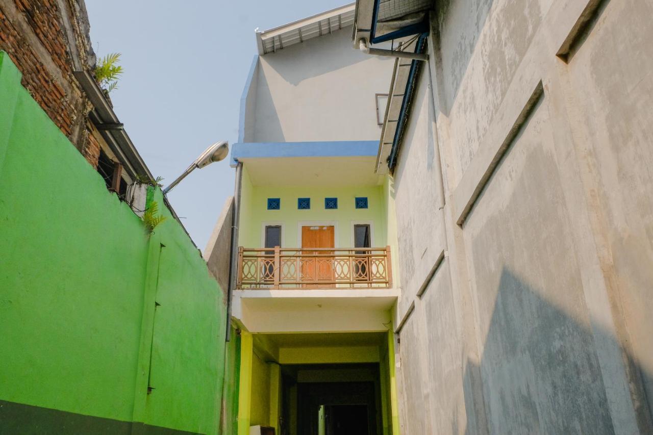 Spot On 2081 Sriwijaya Family Residence Lawang Exterior foto