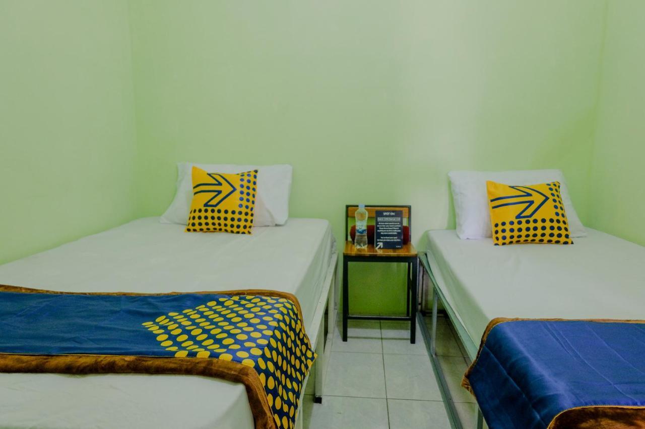 Spot On 2081 Sriwijaya Family Residence Lawang Exterior foto