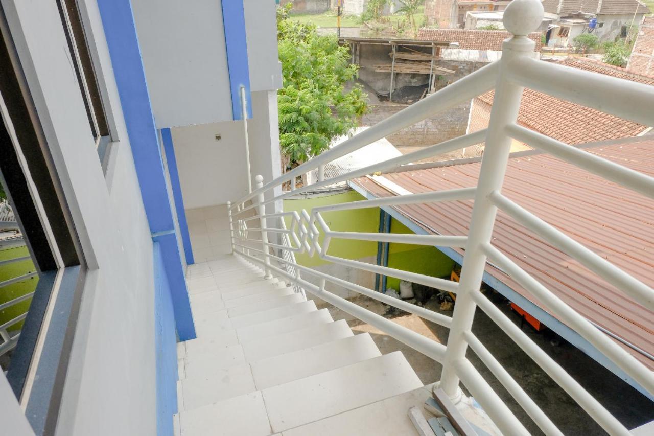 Spot On 2081 Sriwijaya Family Residence Lawang Exterior foto